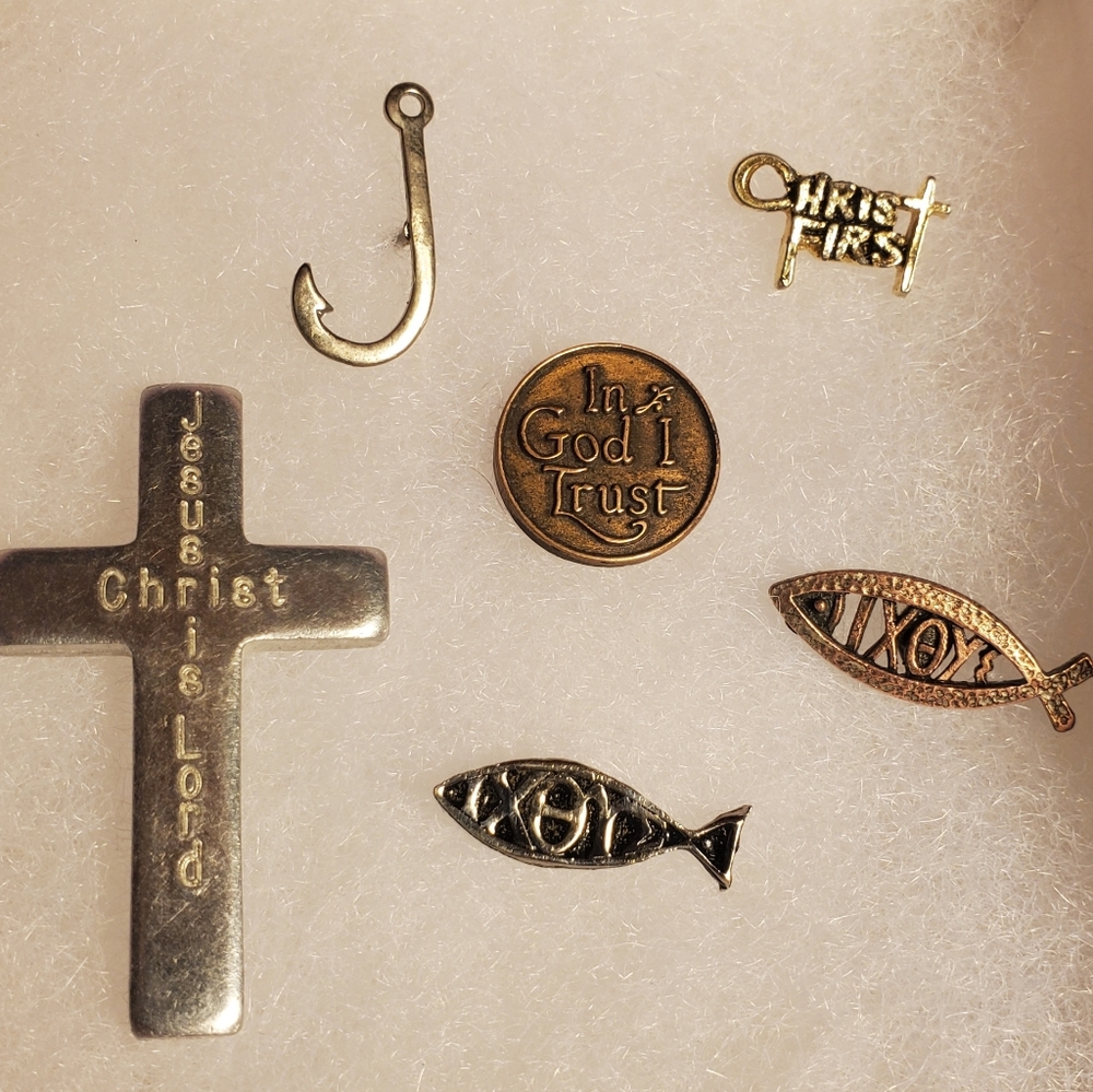 Religious Pins/Tie Tack/Pocket Cross (lot as shown - 6 items)